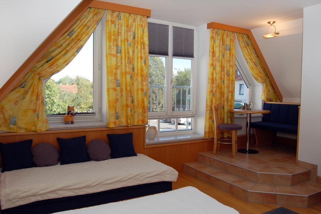 Апартаменти Pension Zur Post Бад-Блумау Номер фото